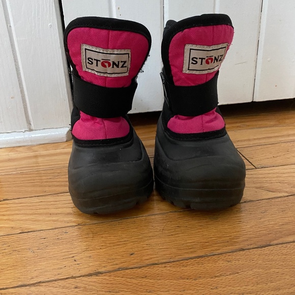 Stonz Toddler snowbootd - Picture 1 of 4